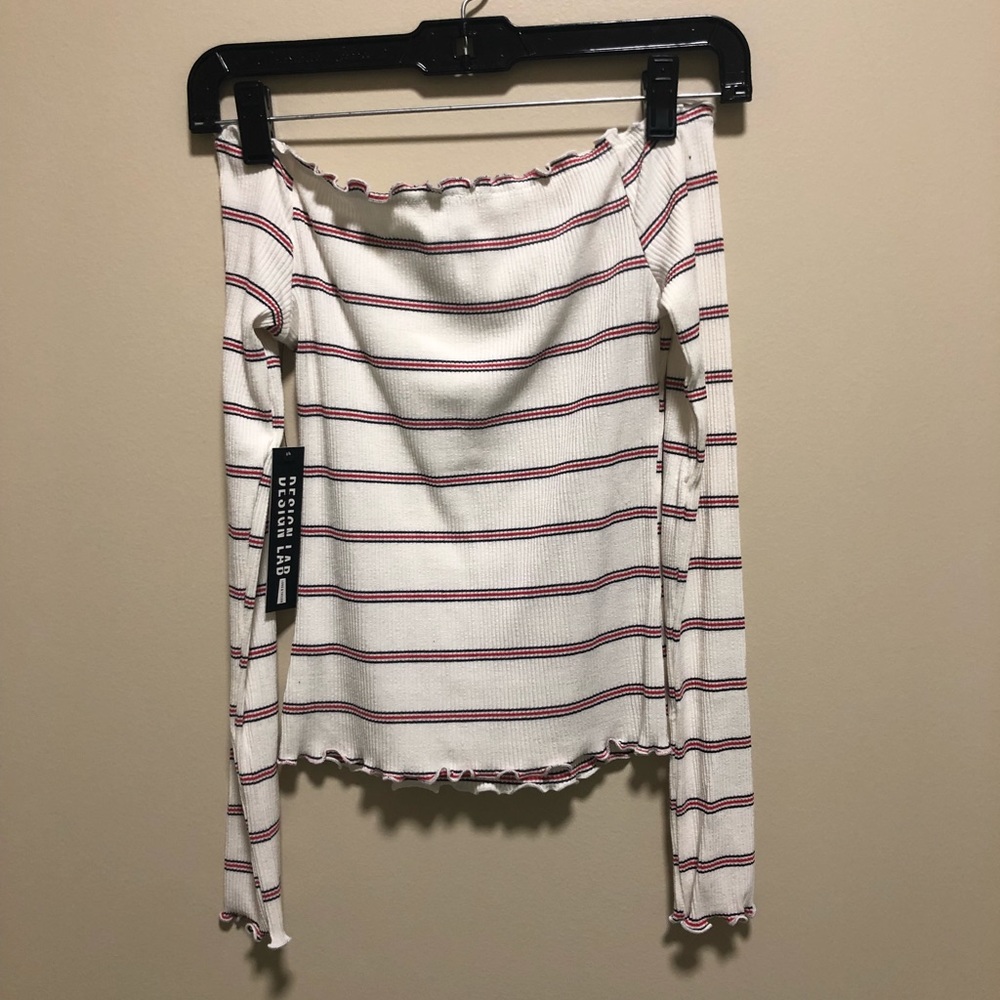 NWT Design Lab | Off the shoulder top, size small - Picture 2 of 5